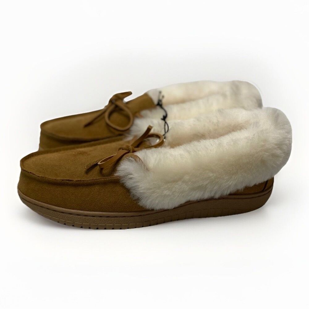 NEW Dluxe by Dearfoam Suede Leather Women Sz 7 Lamb Shearling Moccasin Slippers
